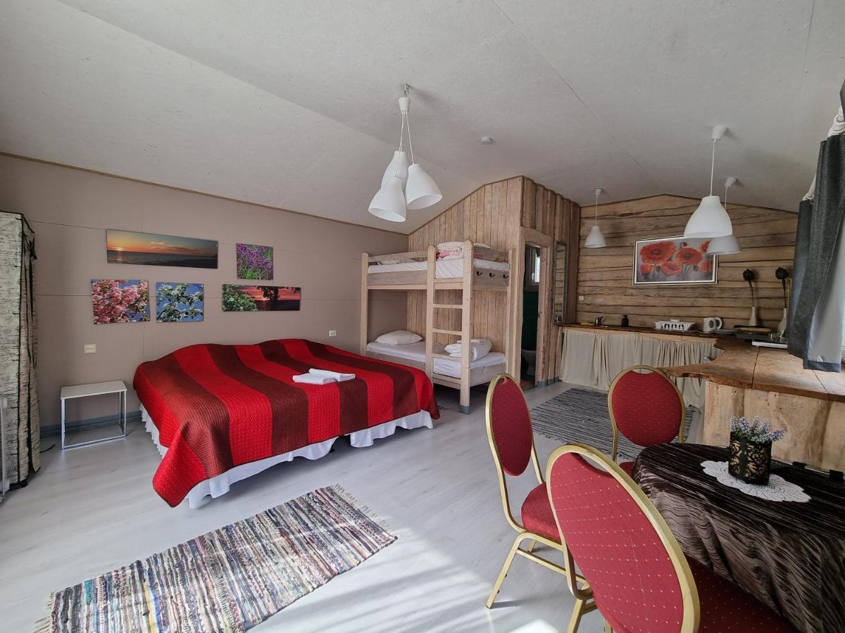 Viesu Nams Vecmuiza Hotell Tūja Exteriör bild