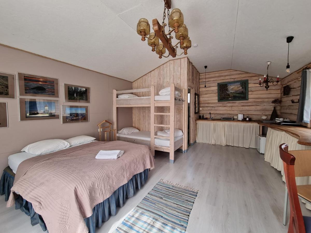 Viesu Nams Vecmuiza Hotell Tūja Exteriör bild