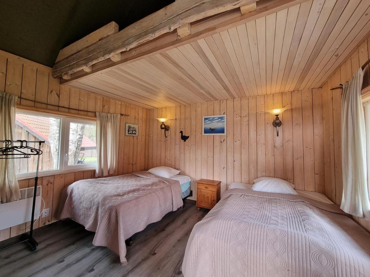 Viesu Nams Vecmuiza Hotell Tūja Exteriör bild