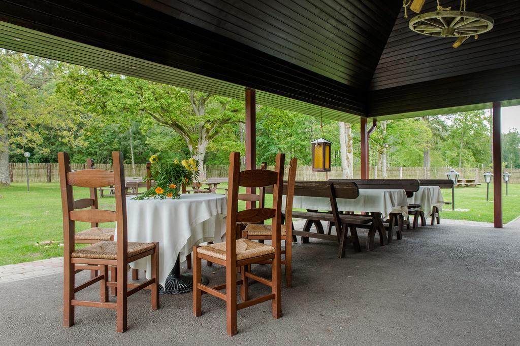 Viesu Nams Vecmuiza Hotell Tūja Exteriör bild