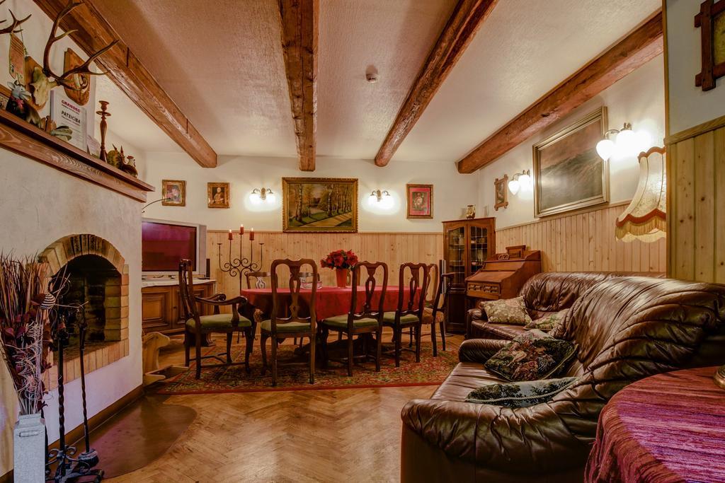 Viesu Nams Vecmuiza Hotell Tūja Exteriör bild