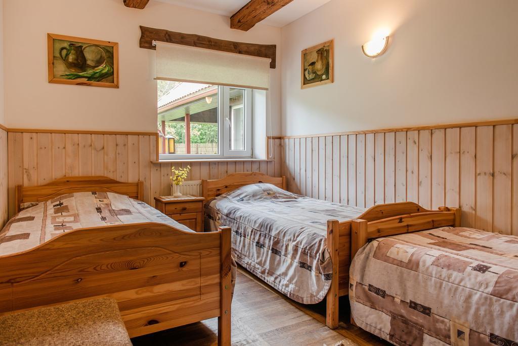 Viesu Nams Vecmuiza Hotell Tūja Exteriör bild