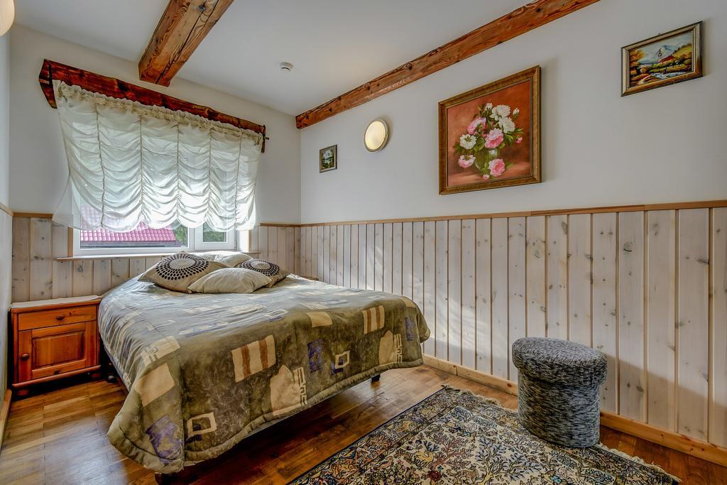 Viesu Nams Vecmuiza Hotell Tūja Exteriör bild